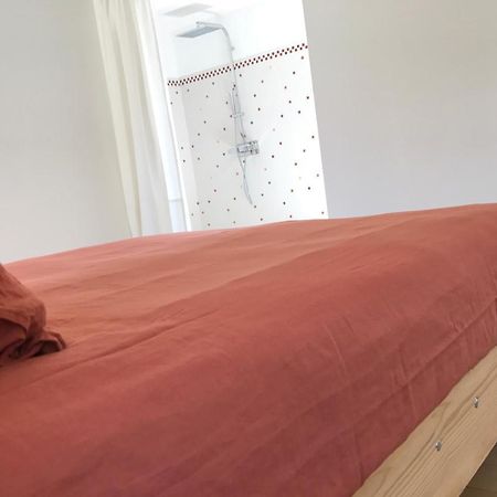 Chambre A La Ferme Precy-le-Sec Luaran gambar