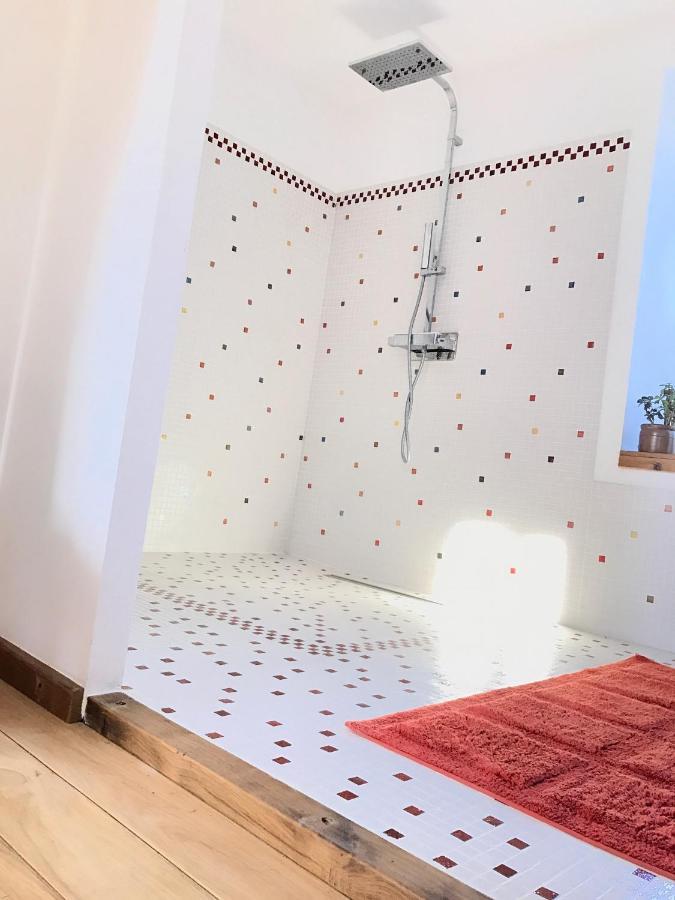 Chambre A La Ferme Precy-le-Sec Luaran gambar