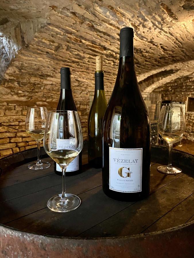 Chambre A La Ferme Precy-le-Sec Luaran gambar